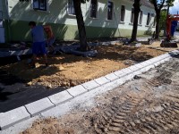 Parkoló és urnatartó építése